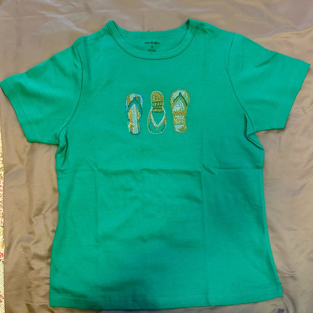 Green Short Sleeve Tee with Flip-Flop Design